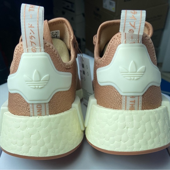Adidas Womans NMD R1 Originals Color Pearl Pink Clay NWT IG8336 - Picture 4 of 7